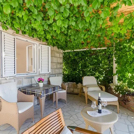 Guest house Marta 3*